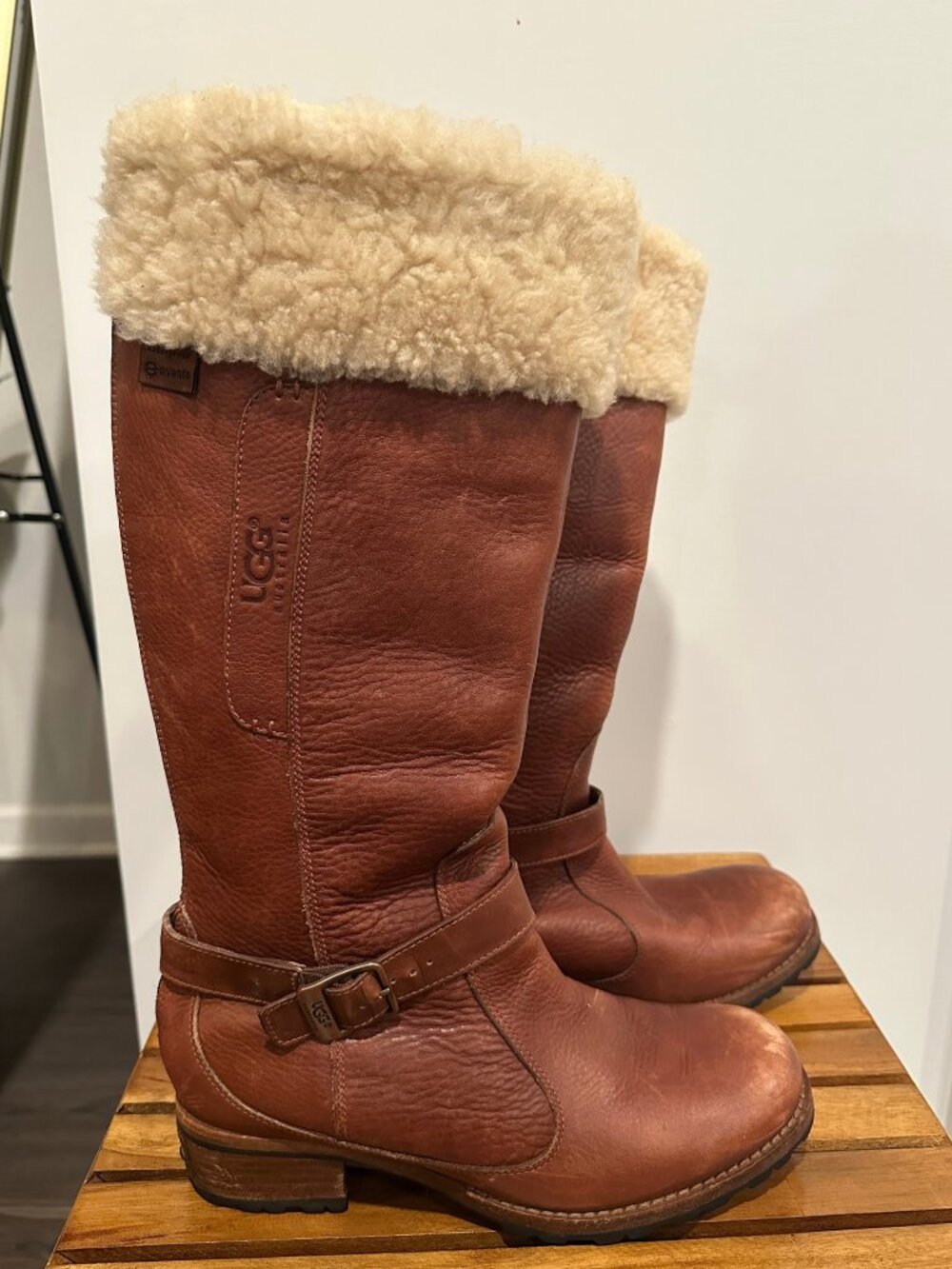 Authentic UGG Women's Langley Leather Sheepskin Boots - Size 9
